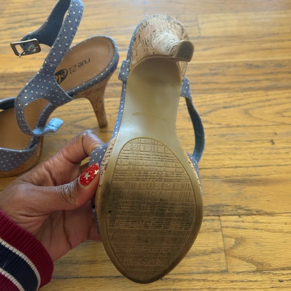 Rue21 Women's Denim Heels with Blue and White Dots Size 8/9 - Picture 5 of 5